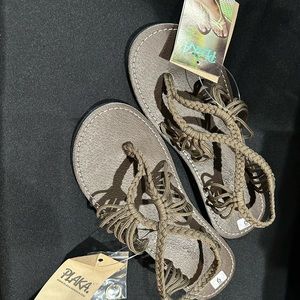 New Plaka Sandals with Tags size 6, never worn.